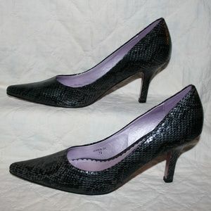 Gomax heels in NEW condition!
